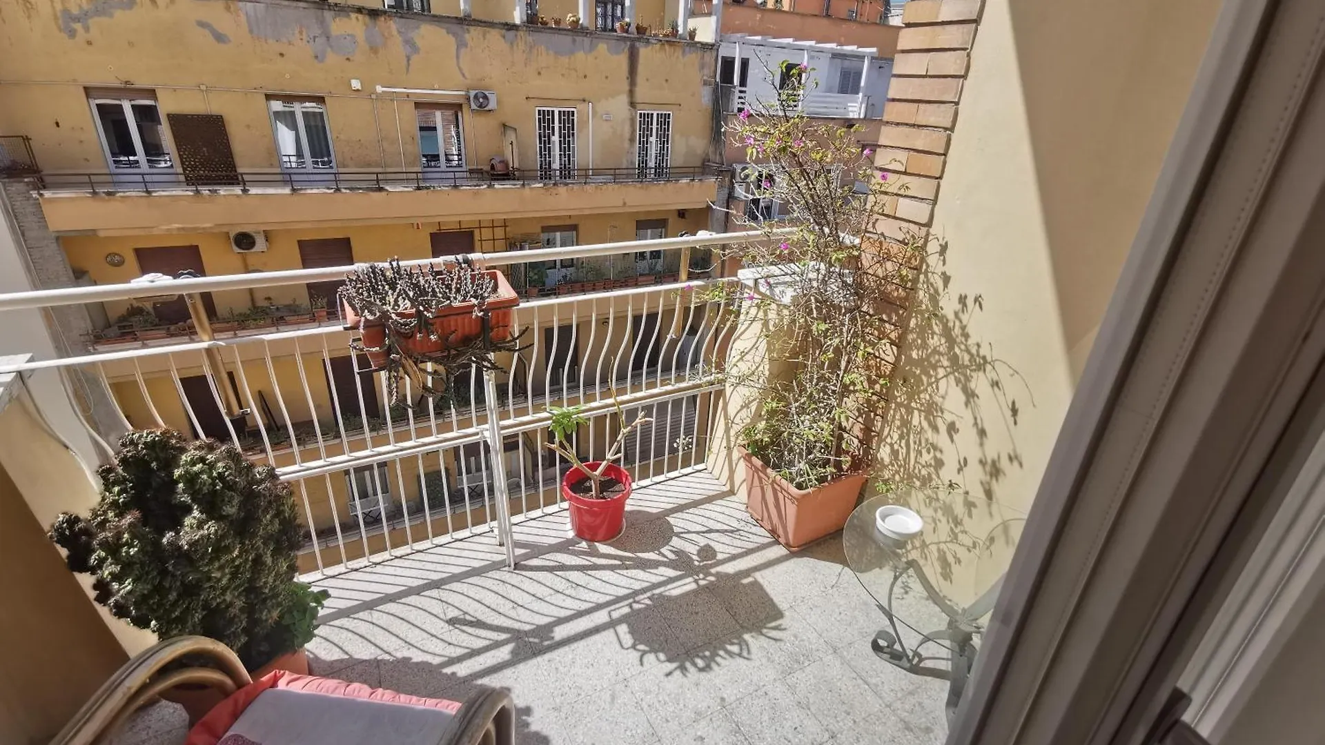 La Finestra Sul Mondo B&B ローマ 0*,